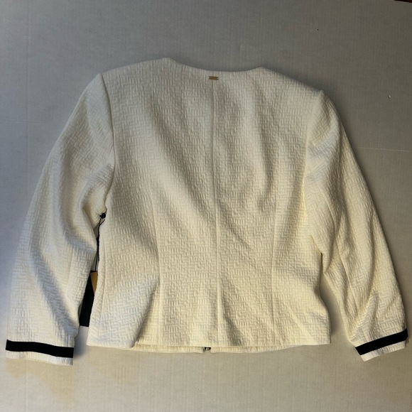 Donna Karan Black and Ivory Blazer with Textured Design NWT Sz-10. C11 - Picture 4 of 10